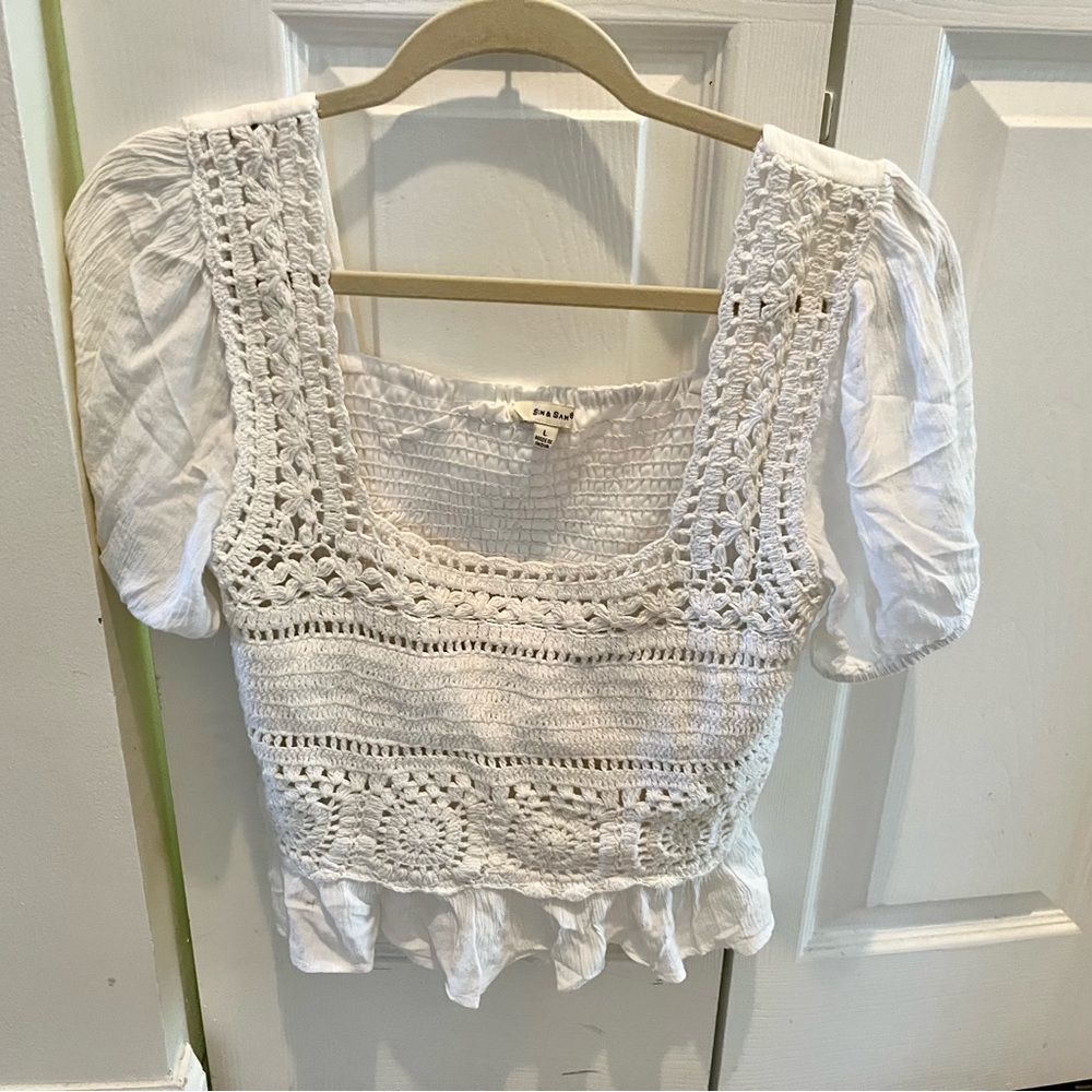 Sim and Sam white sweetheart neck Top Size Large